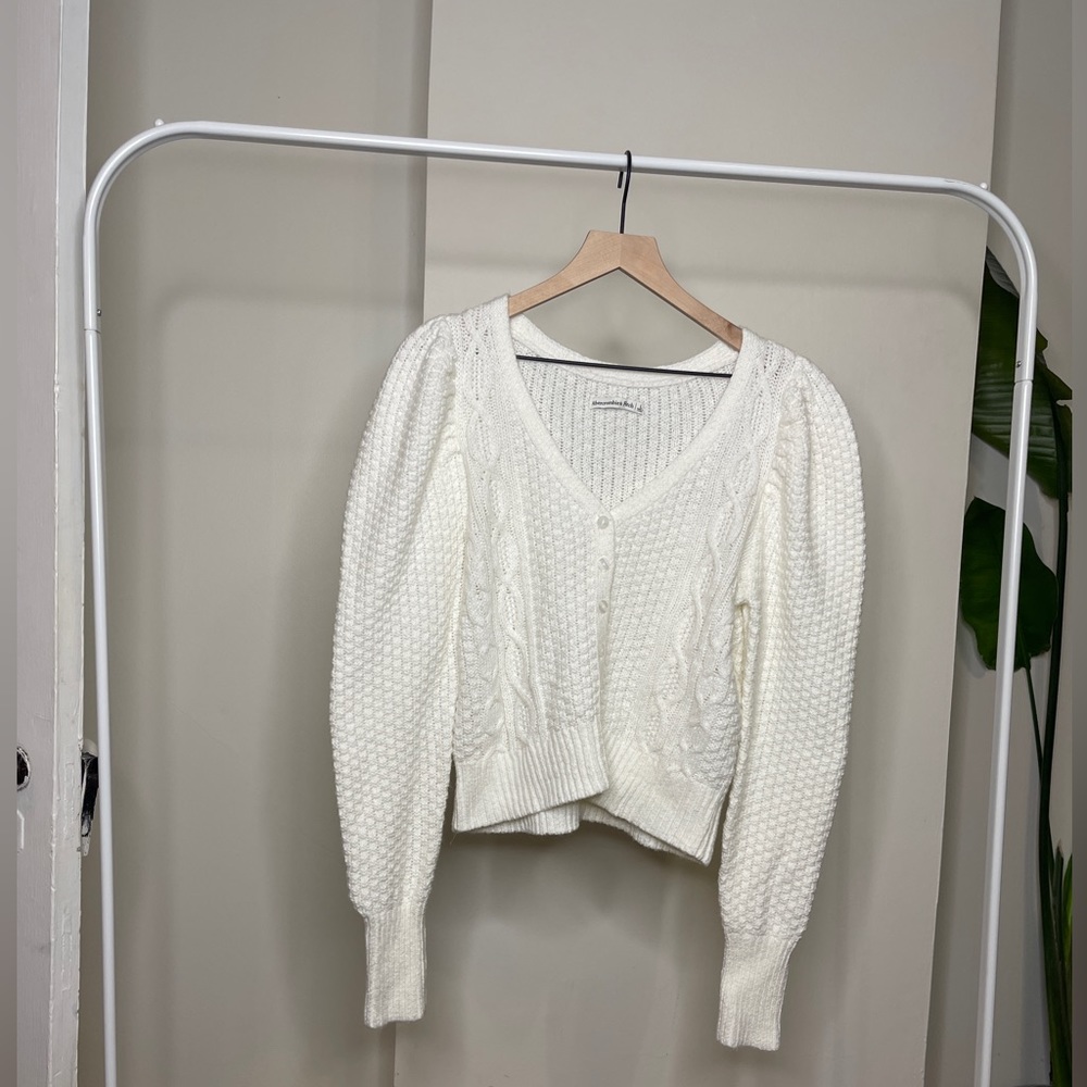 Abercrombie & Fitch White Knit Sweater - Women’s Large